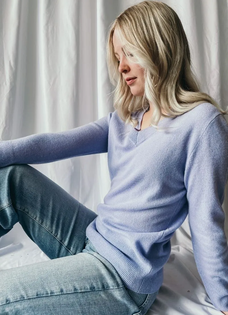 Premium V-Neck Cashmere Sweater by Biline - Luxurious Softness & Elegance