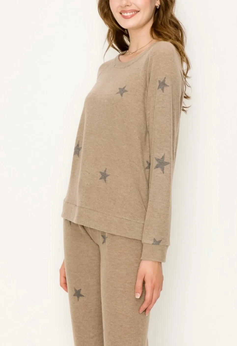 Comfy top with raglan sleeves top In our mocha stars print comfy brushed Jersey