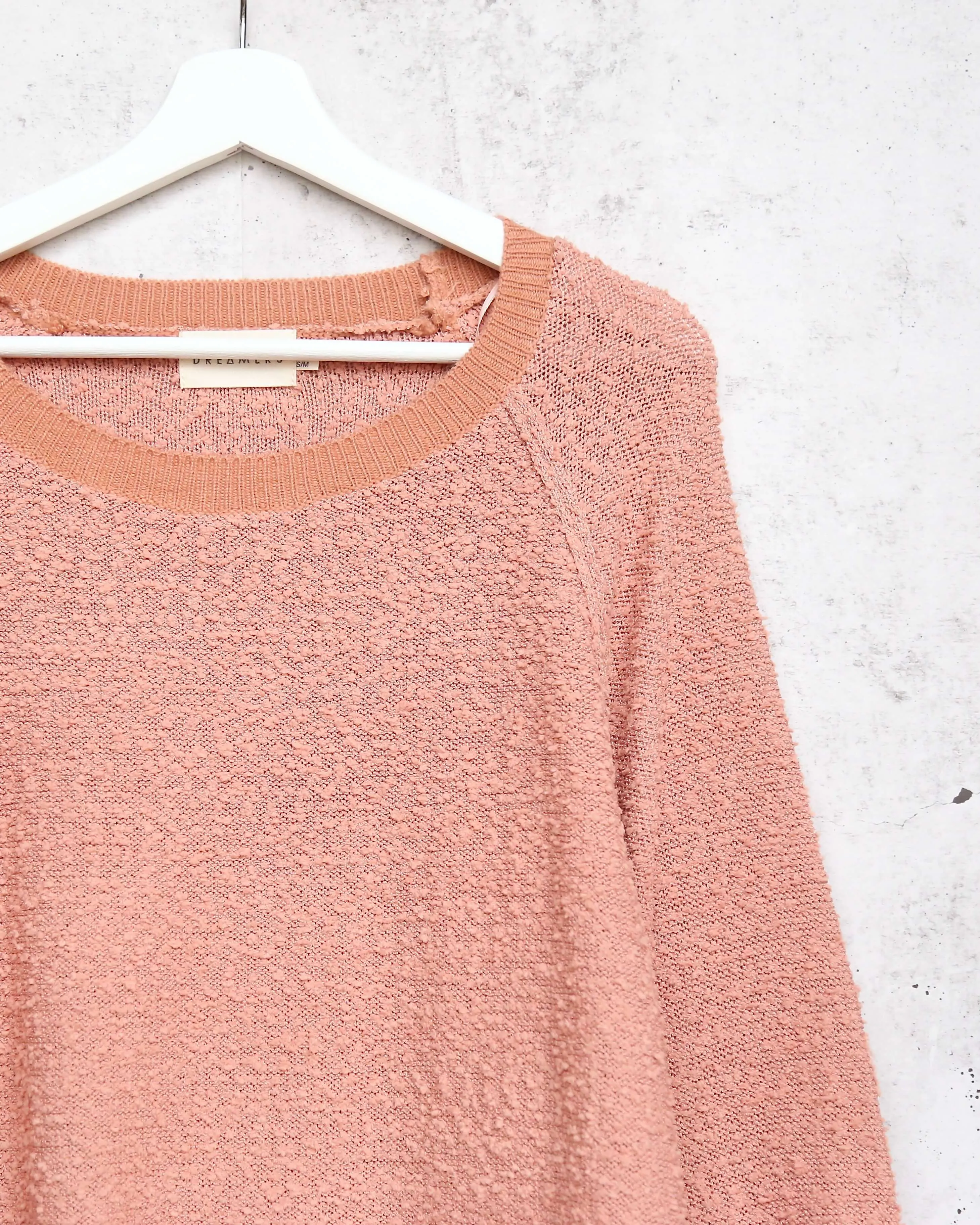 Dreamers - Pullover Sweater with Balloon Sleeves in Dust Coral