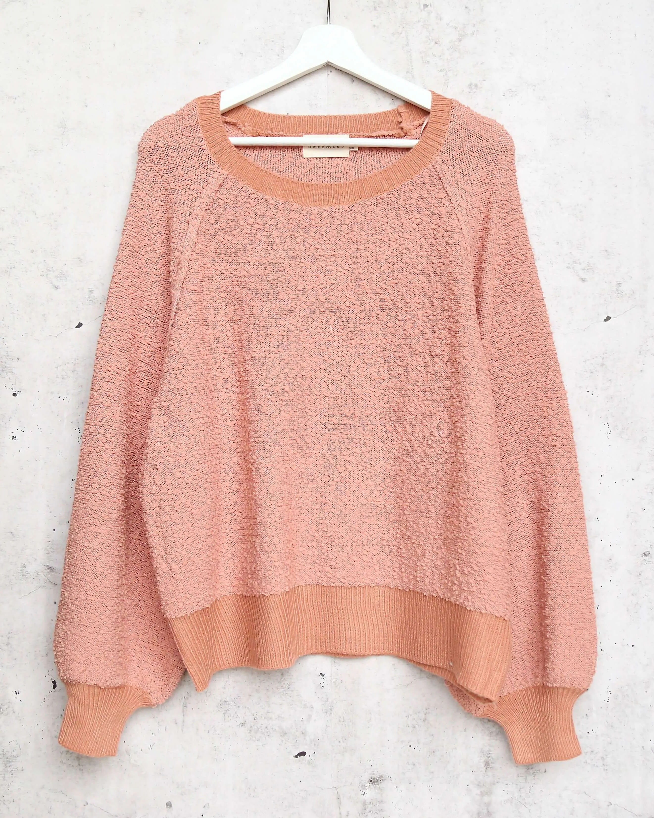 Dreamers - Pullover Sweater with Balloon Sleeves in Dust Coral