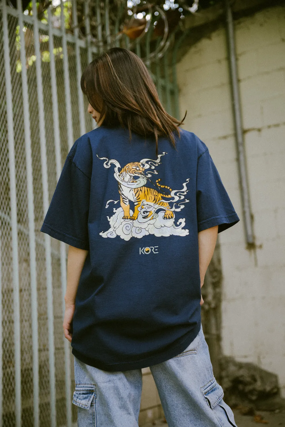 TIGER ON CLOUD TEE (NAVY)