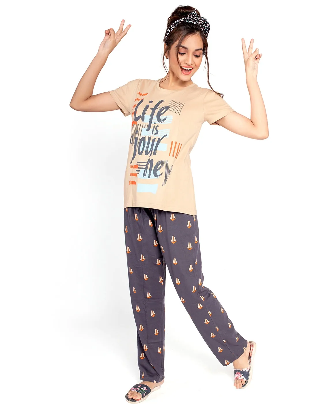 Ventra Women Life Is Journey Nightwear